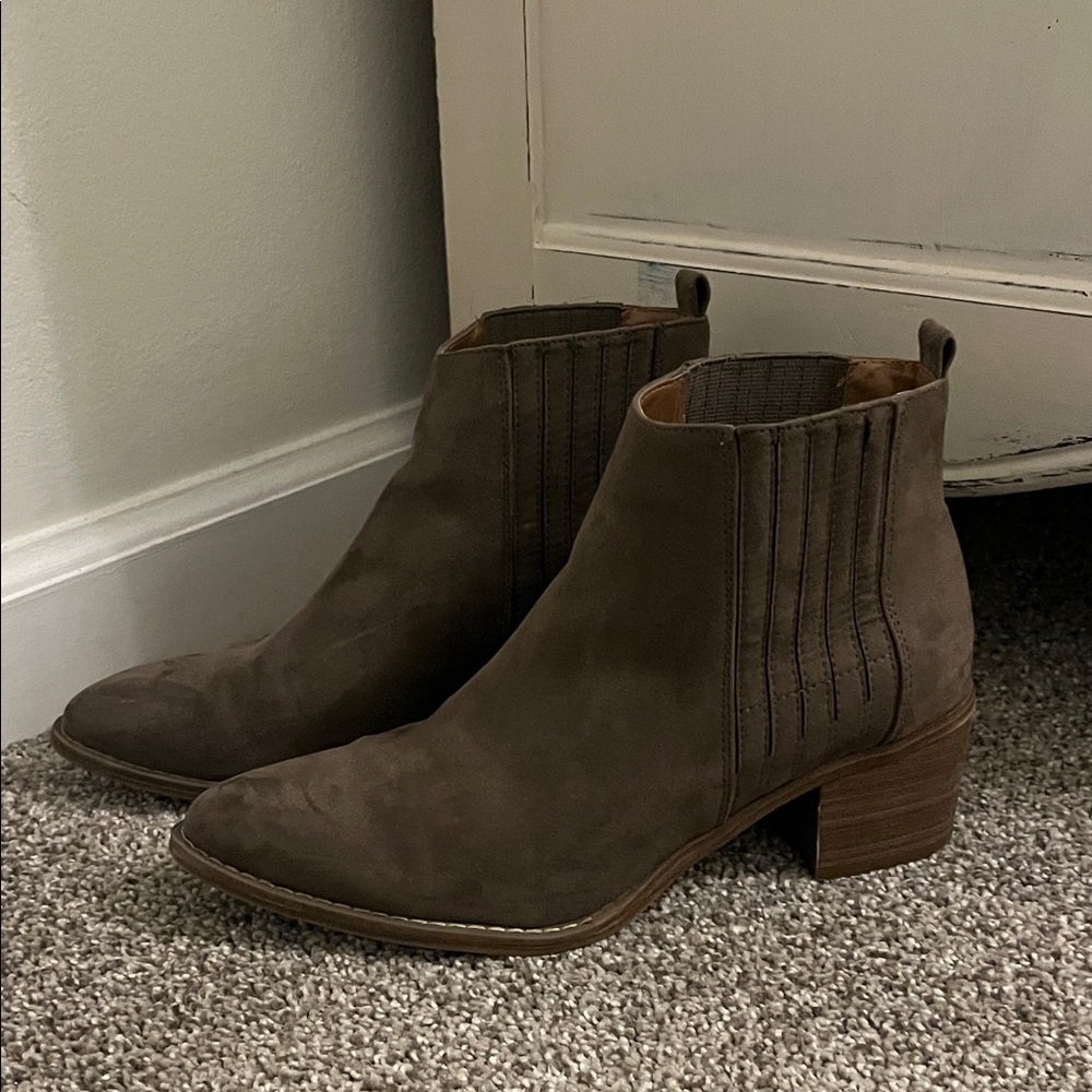 Universal Thread Dark Brown Ankle Booties